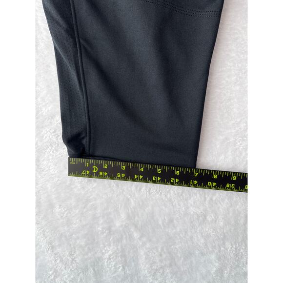 NWT Under Armour Womens Black Softball Pants Size Large Black Fitted Cropped - Picture 8 of 9